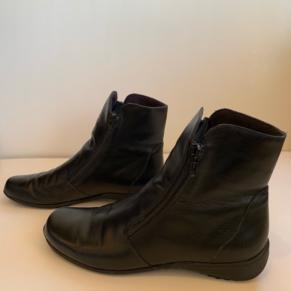 Munro Shoes - Munro Black Leather Ankle Boots